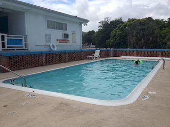 מירטל ביץ' Sea Park Motel מראה חיצוני תמונה